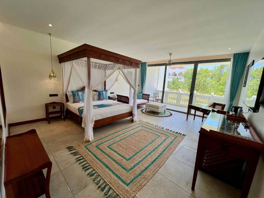 Garden Palace Room